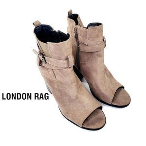 London Rag Double Buckle Gray Faux Suede Bootie. * Size 9 *